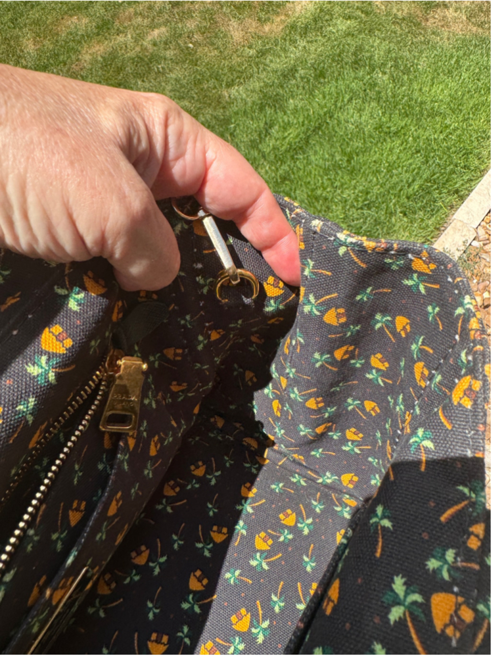 Prada Canapa Palm trees and tiki hut pattern Canvas Tote Bag - Picture 8 of 14